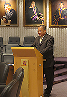 Prof. LI Fengwang, Associate Vice President of ZJU, gives a speech in the meeting